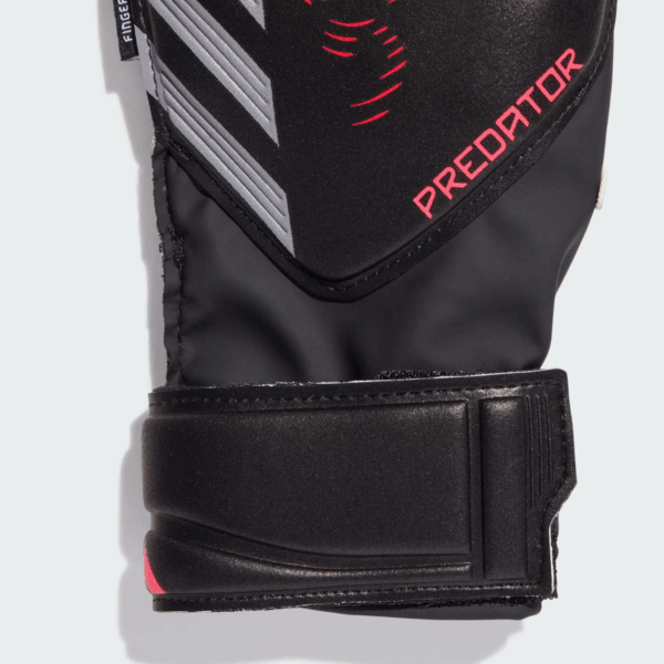 Kids Predator Match Fingersave Goalkeeper Gloves