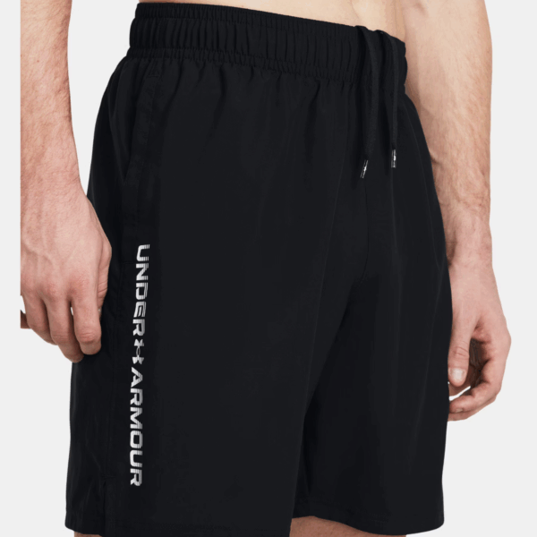 UA Tech Woven Wordmark 21cm Shorts